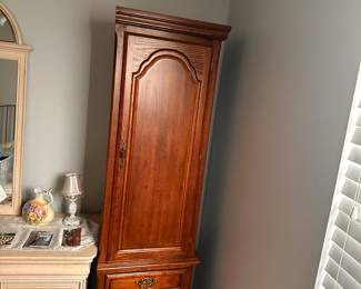 Side cabinets 