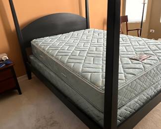 Oren 4 poster bed 