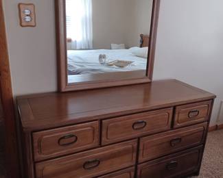 Mirrored dresser