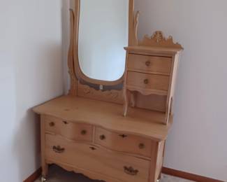 Vintage dresser