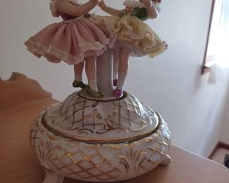 Dresden lace music box