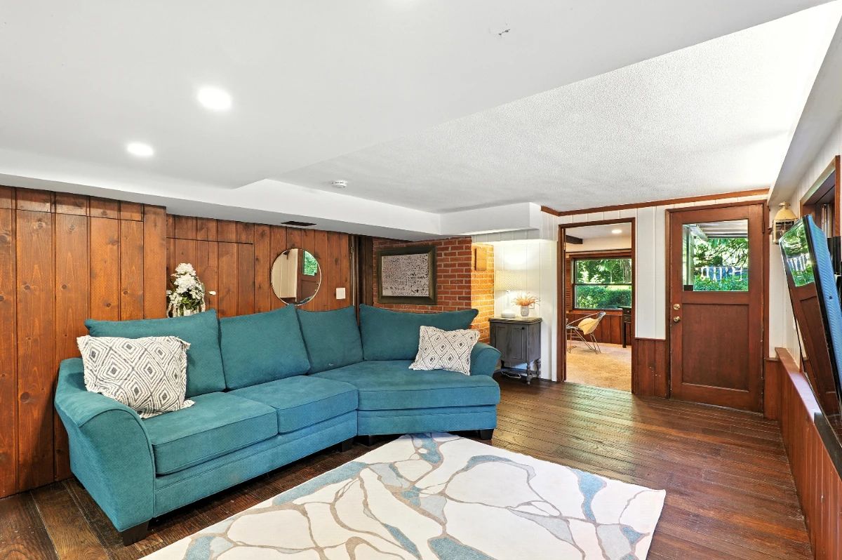 Modern couch and run