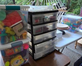 Playdough set and arts bin