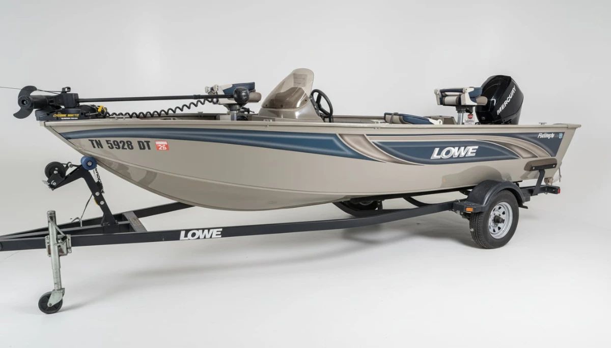 Lowe Fishing Machine S Boat with Mercury Outboard Motor