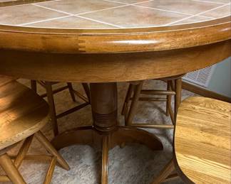 Oak Style Pedestal Dining Table with Four Chairs