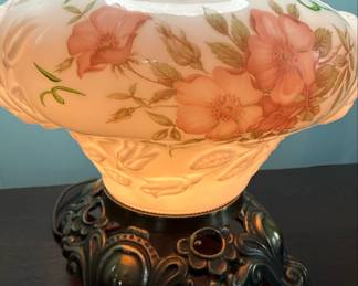 Gone with the Wind Style Rose Motif Table Lamp