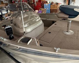 Lowe Fishing Machine 165S Boat with Mercury Outboard Motor