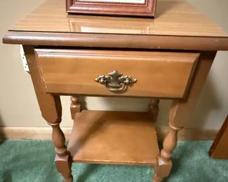 Vintage Pineapple Full Size Post Bed Frame with Maple Bedroom Suite