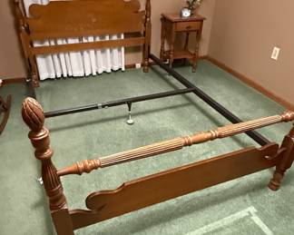 Vintage Pineapple Full Size Post Bed Frame with Maple Bedroom Suite