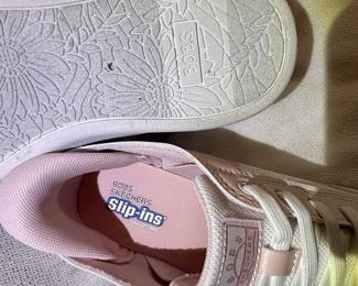 BOBS from Skechers Women's D'vine So Hooked Sneakers