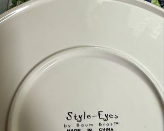Style-Eyes by Baum Bros Berry Casserole Dish