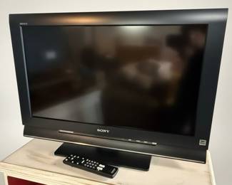 Sony BRAVIA KDL-32L4000 LCD Digital Color TV