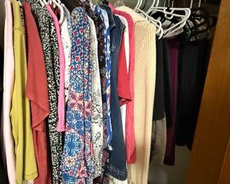 Women's Assorted Clothing Lot