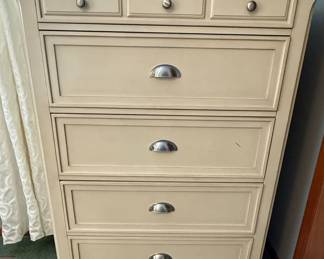 Ashley Furniture Alison Hall Queen Size Bedroom Suite