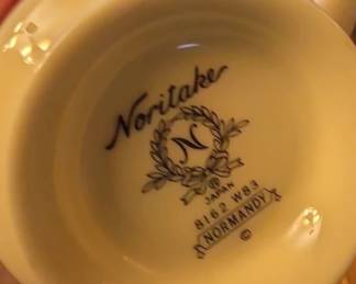 Noritake Normandy Pattern China Set second image