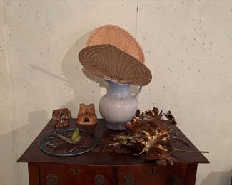 MCM Leaf decor