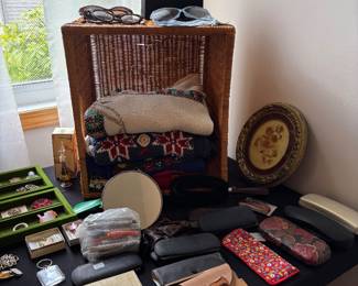 Vintage & antique womens accessories
