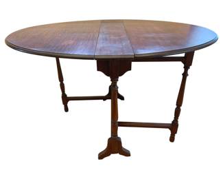 1139 - Mahogany Gate Leg Drop Side Table (Description): 30 x 51 x 38 Open size
