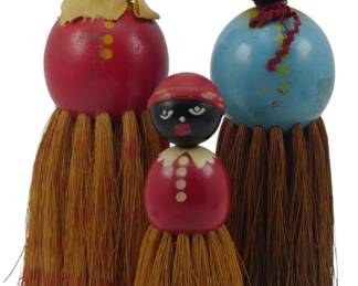 1711 - 3 Vintage Black Americana Brushes (Description): A collection of three vintage Black Americana  brushes. These decorative brushes feature  painted figural designs characteristic of the  Black Americana collectibles category.