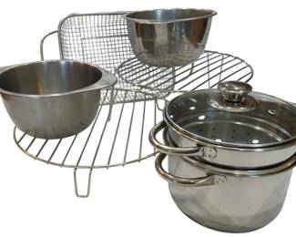 926 - Stainless Steel Cookware Lot (Description): A collection of stainless steel cookware and  kitchen items including a stock pot with  steamer insert and glass lid, mixing bowls,  wire cooling racks, and a wire basket. Useful  assortment for cooking and food preparation.