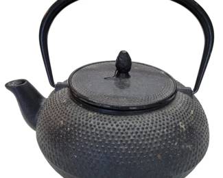 692 - Vintage Nanbu Japanese Ironware Teapot (Description): Featuring a traditional "arare" (hobnail)  pattern. Measures 5" x 7"