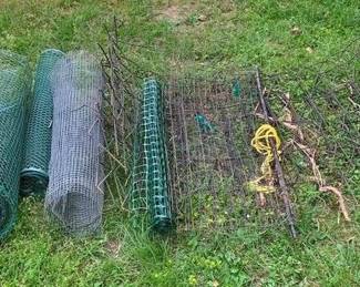 5538 - Lot of Assorted Garden Fencing