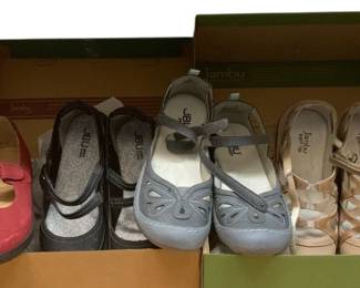 2177 - 6 pairs of Women's Shoes, sizes 8.5 & 9