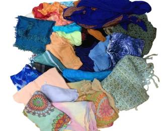 2132 - Assorted Scarves