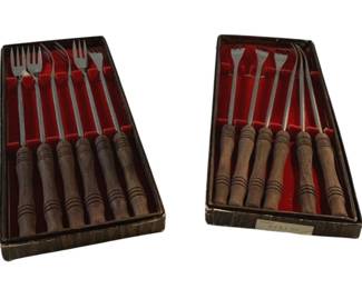 3060 - 2 Mid Century Vintage Fondue Forks in Box