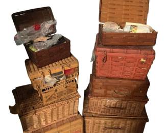 3200 - Lot of Assorted Baskets w/ Contents