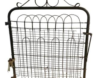 3025 - Metal Gate - 41 x 33