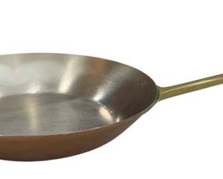 652 - Copper Fry Pan w/ Brass Handle 10.5" (Description): A copper fry pan featuring a brass handle.  The pan measures 10.5 inches in diameter.