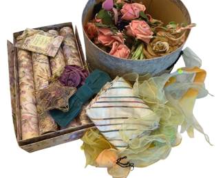 2109 - Hat Box w/ Accessories w/ Drawer Liner