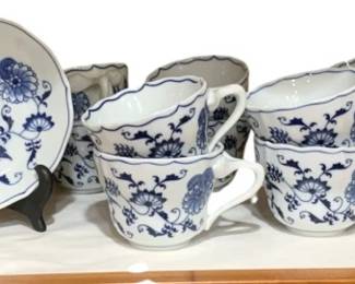 1115 - Group of Blue Danube Cups & Saucers (Description): Blue Onion Design