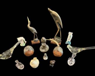 476 - Lot of Assorted Bird Figurines 1 As Is (Description): A lot of assorted bird figurines in various  materials and styles. One bird is broken with  the piece included.