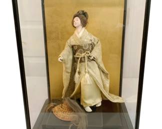 221 - Vintage Geisha Doll w/ case - 19 x 13 x 11