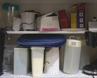 1099 - 2 Shelf Lot of Kitchen Items (Description): Used as is electric/electronic/mechanical  item. No guarantee all components, untested.