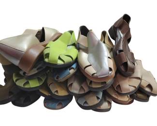 2173 - Lot of Assorted Sandals, size 8.5 & 9 (Description): Aerosoles, Coldwater Creek, GWIZ