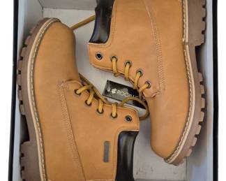 2832 - Rocawear Lace-Up Boots Size 1 Medium (Description): A pair of Rocawear boots in size 1 Medium.  The boots come with original Rocawear tags  attached and are presented in their original  box.