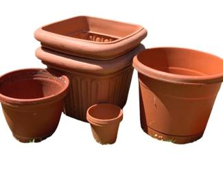 5550 - Lot of Assorted Plastic Planters - 15 x 19