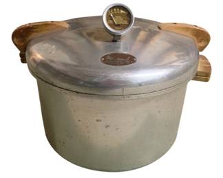 3107 - Vintage National Pressure Cooker