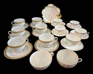 541 - Lot of Assorted Porcelain Teacups & Saucers