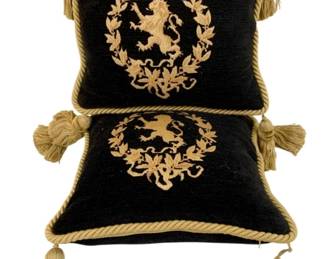 259 - 2 Embroidered Pillows w/ tassels - 11 x 11