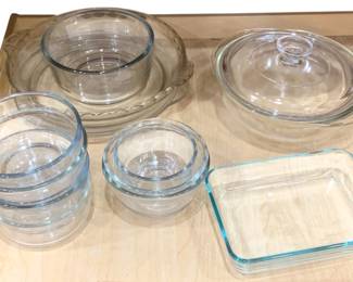 1100 - Drawer Lot of Pyrex & Cookware