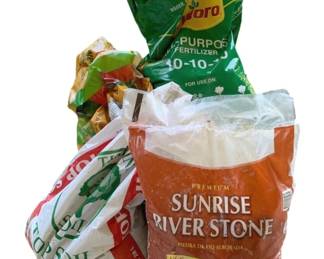 5553 - Lot of Stone/Fertilizer/Soil Bags
