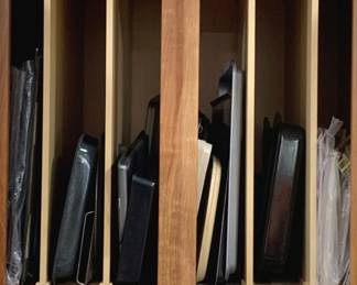 1093 - Cabinet Lot of Baking Pans