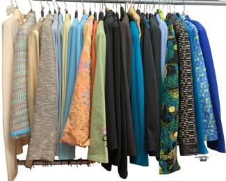 2224 - Closet Lot of Assorted Women's Jackets (Description): Sizes M-L (10)