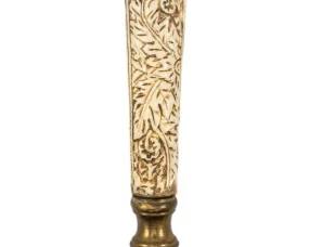 718 - Vtg Magnifying Glass w/ Meerschaum Handle (Description): Vintage magnifying glass featuring a carved  meerschaum handle. The handle displays  intricate floral carving along the shaft with  a figural bust finial. Measures 10 inches in  length.