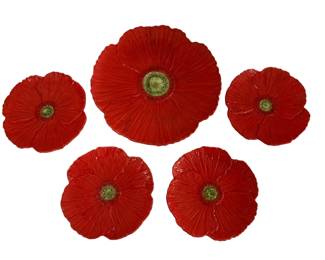 372 - 5pc Ambiance Fleur Rough Dessert Set (Description): Designed by Nanette Vacher for Ambiance  dessert set featuring a vibrant poppy flower  design. Each plate measures 8" in diameter,  platter is 12.5"
