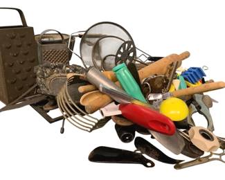 3134 - Lot of Assorted Kitchenware Items